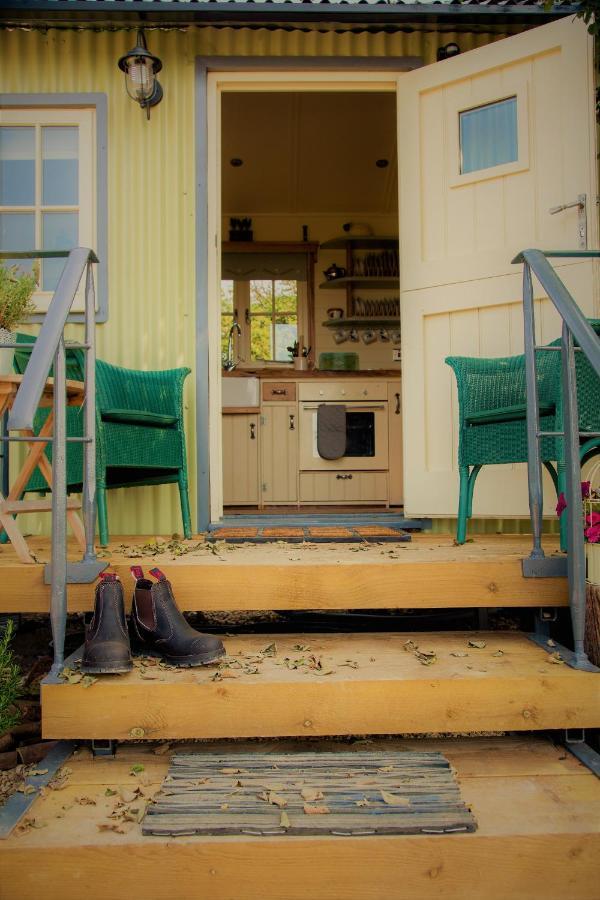 The Abberton Shepherds Hut 이브샘 외부 사진